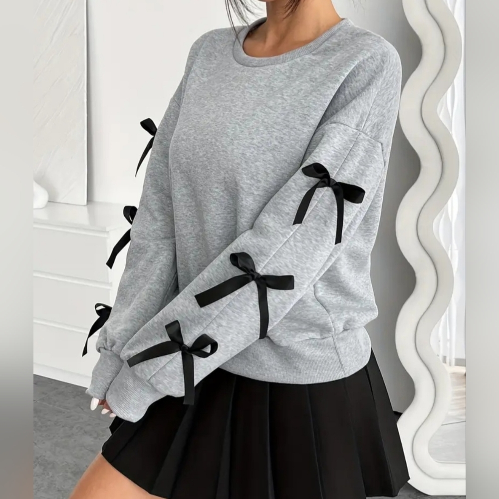 Coquette Ribbon Crewneck - Picture 2 of 7
